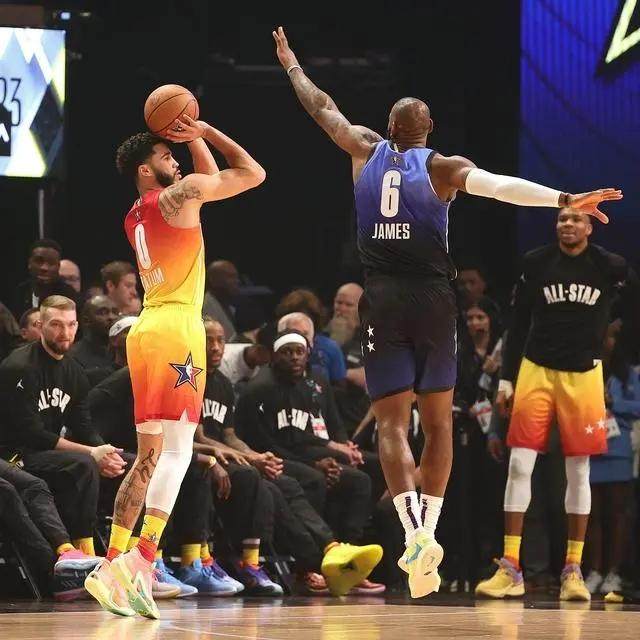 U球体育官方网站-【观点】无聊!全明星提前遭遇七年之痒 问题出在哪?