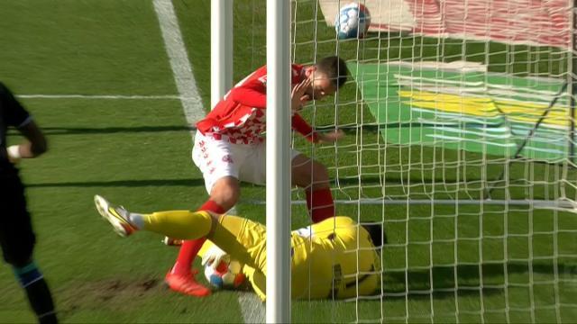 U球体育-德甲赛场出现神奇一幕：门线技术抽风，VAR纠正判罚