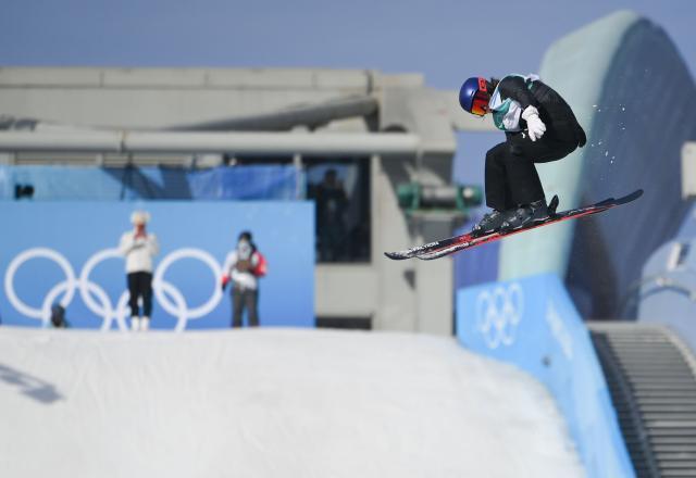 U球体育-谷爱凌冬奥首秀稳健发挥 排名第五晋级大跳台决赛